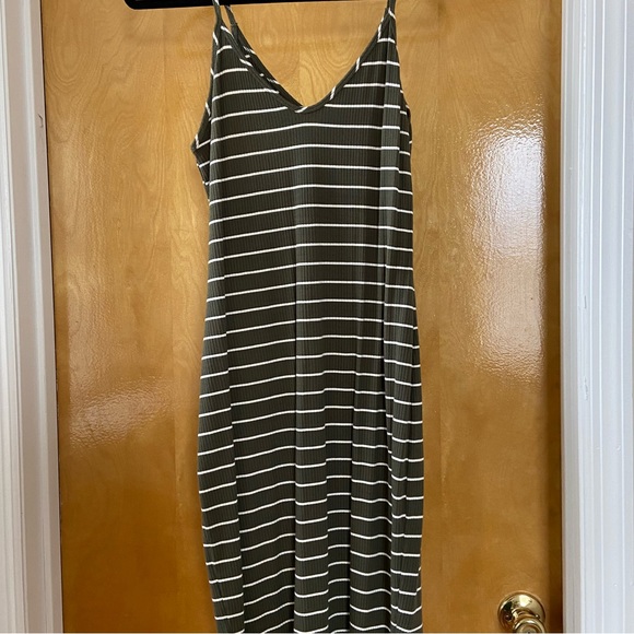 Striped Midi Dress - Picture 2 of 8